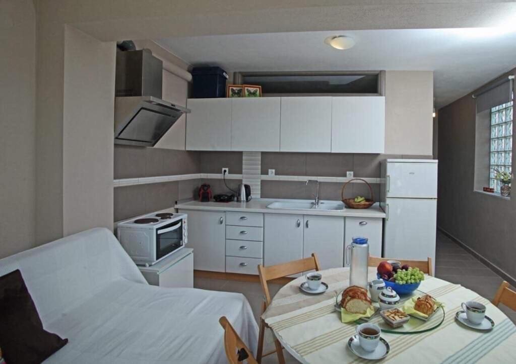 See To Sea Apartments Paralia Dionysiou Exterior photo