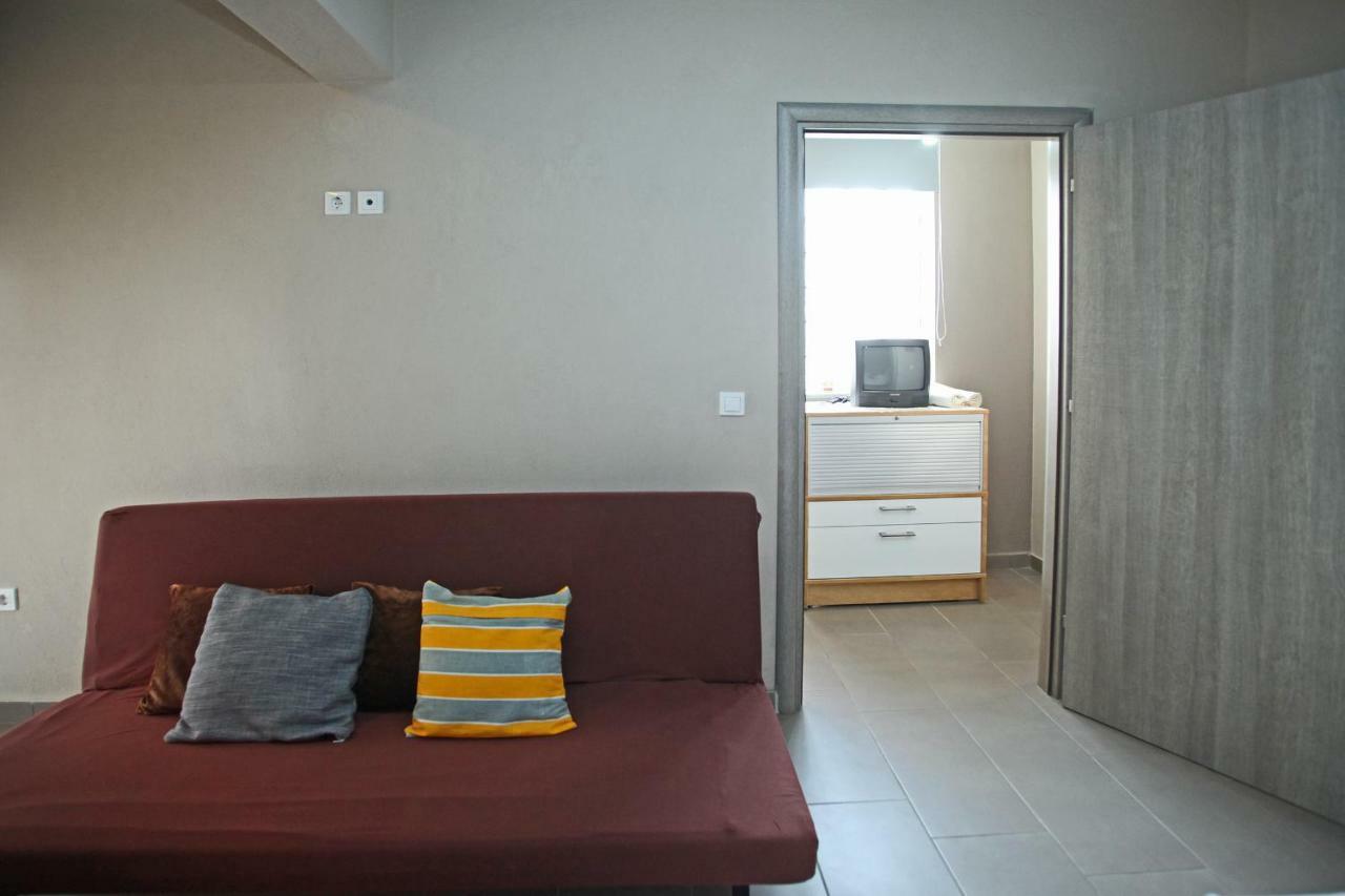 See To Sea Apartments Paralia Dionysiou Exterior photo