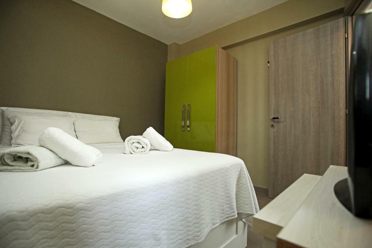 See To Sea Apartments Paralia Dionysiou Exterior photo